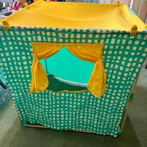 LOVEVERY Playhouse Tent with hand puppets
